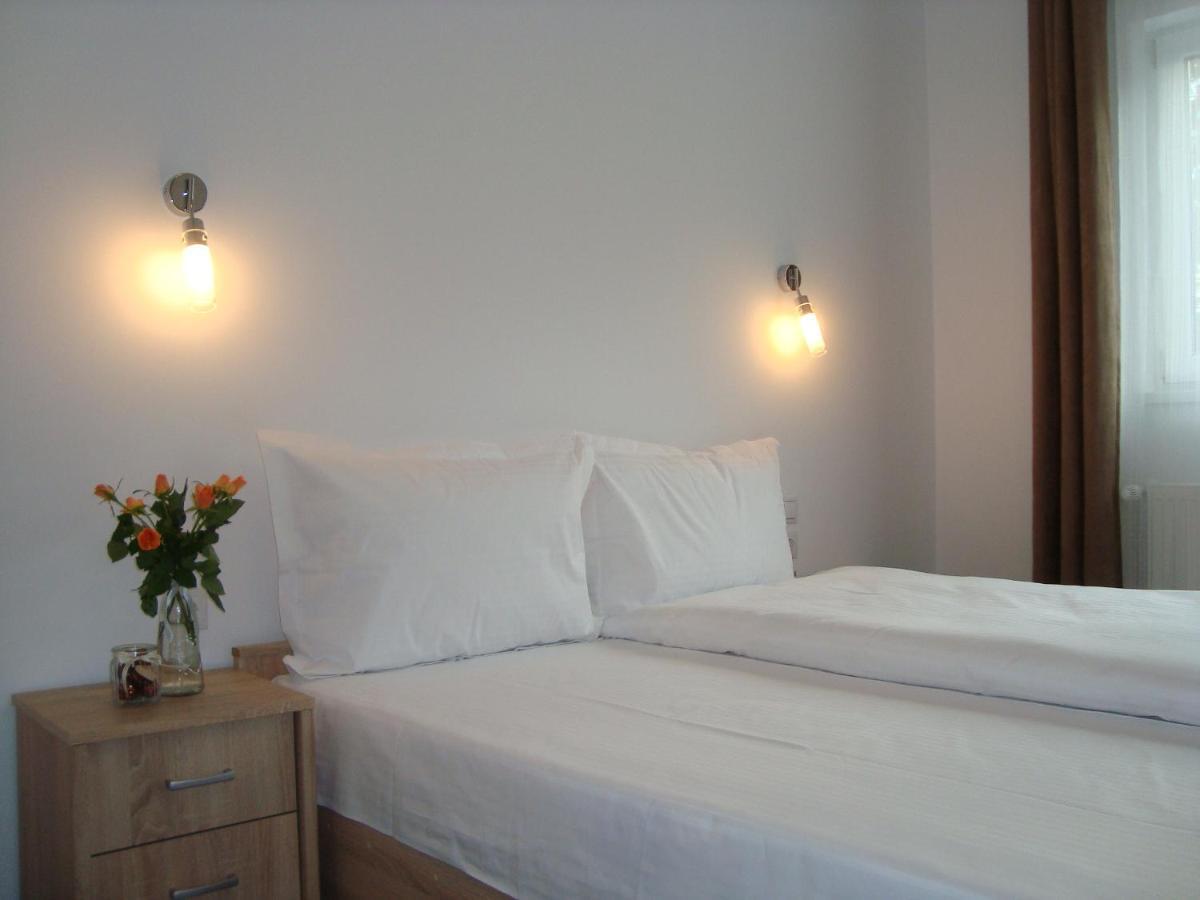 Hotel Casa Cu Flori à Buşteni Extérieur photo