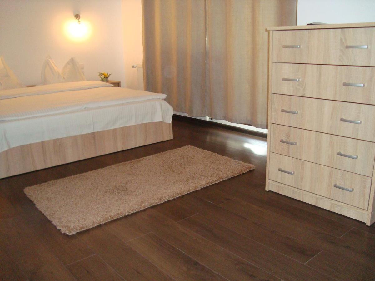 Hotel Casa Cu Flori à Buşteni Extérieur photo