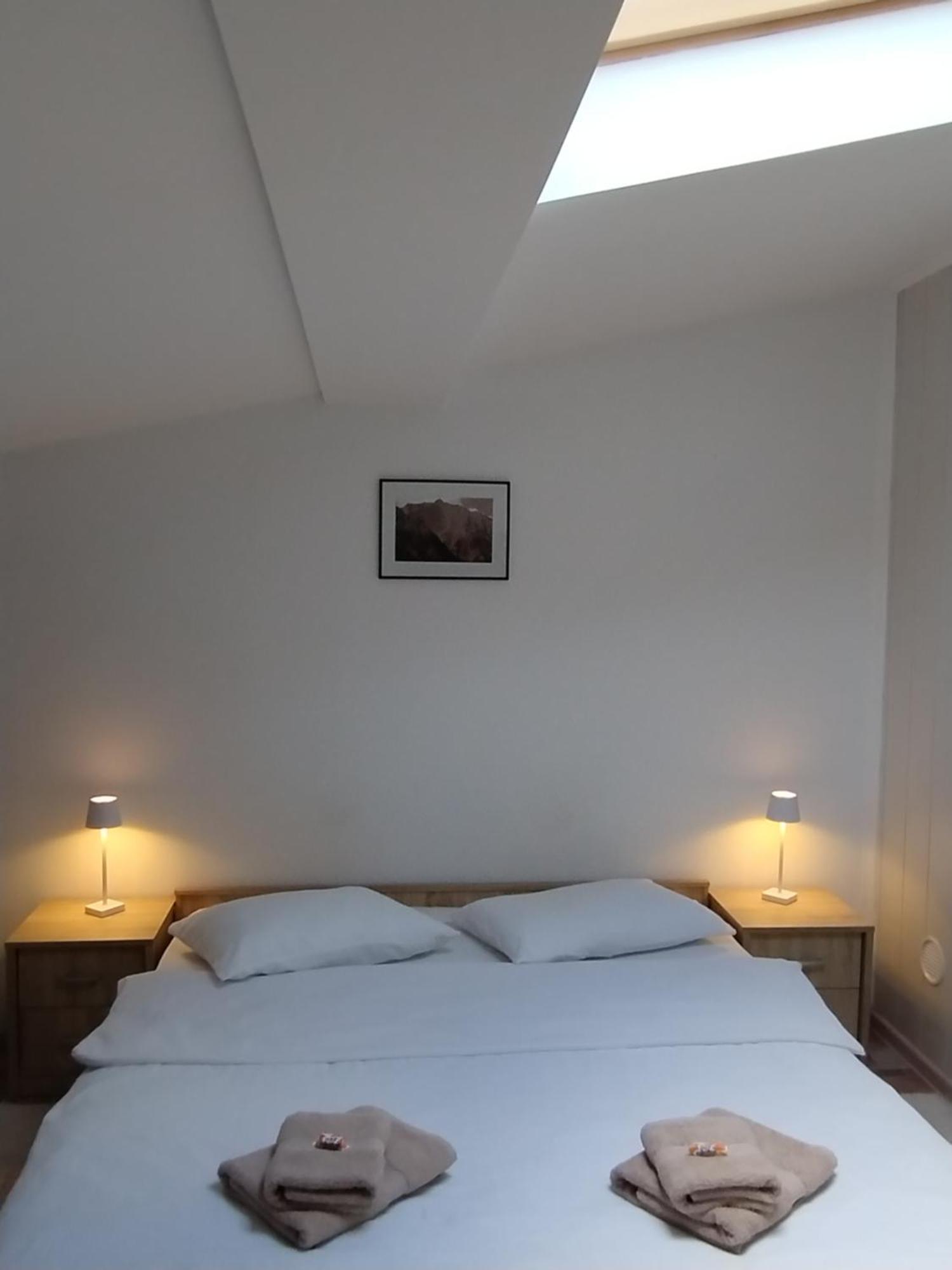 Hotel Casa Cu Flori à Buşteni Extérieur photo